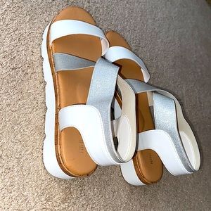 NINE WEST strappy platform sandals. Worn once. Size 9M